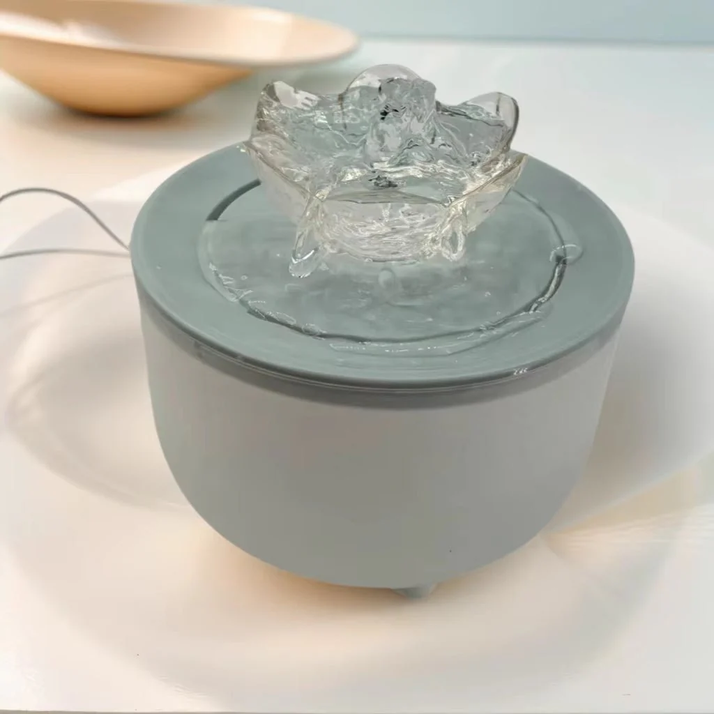 USB-powered Cat and Dog Water Fountain - Image 11
