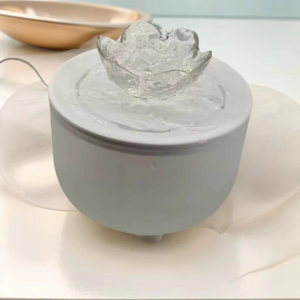 USB-powered Cat and Dog Water Fountain - Image 12